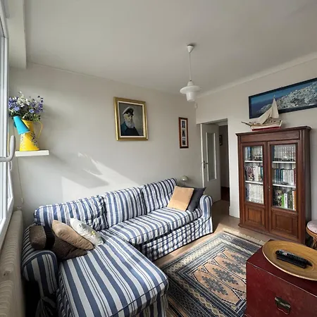 Villa Spacieuse Maison De 190 M2, Jardin, La à 15min à Pied - 6 Personnes