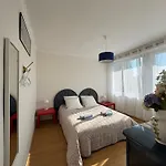 Spacieuse Maison De 190 M2, Jardin, La A 15min A Pied - 6 Personnes