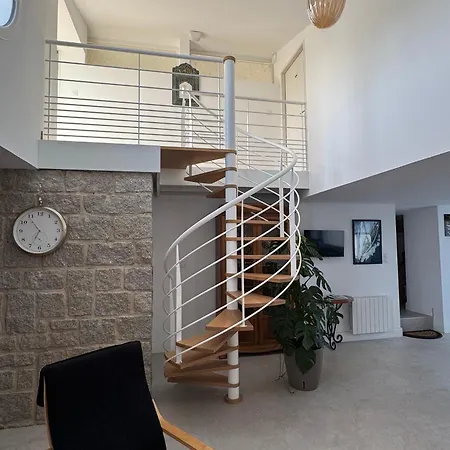 Villa Spacieuse Maison De 180 M2, Jardin, La A 15min A Pied - 6 Personnes *
