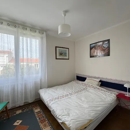 Spacieuse Maison De 180 M2, Jardin, La A 15min A Pied - 6 Personnes *