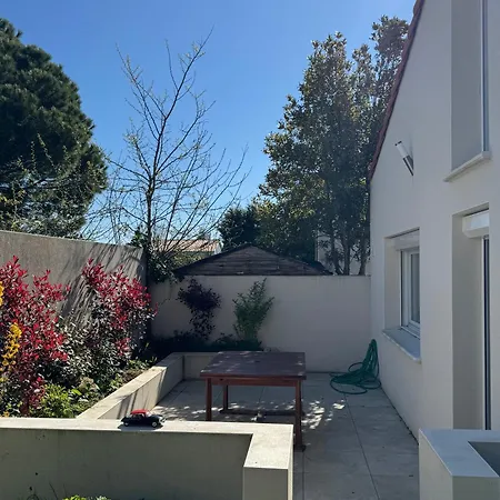 Villa Spacieuse Maison De 180 M2, Jardin, La A 15min A Pied - 6 Personnes *