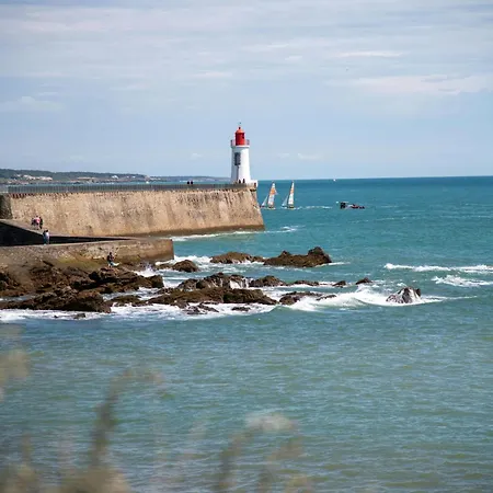 Spacieuse Maison De 190 M2, Jardin, La A 15min A Pied - 6 Personnes