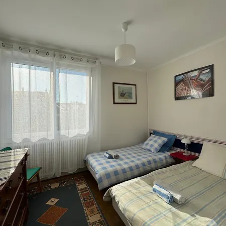 Spacieuse Maison De 190 M2, Jardin, La A 15min A Pied - 6 Personnes فيلة *
