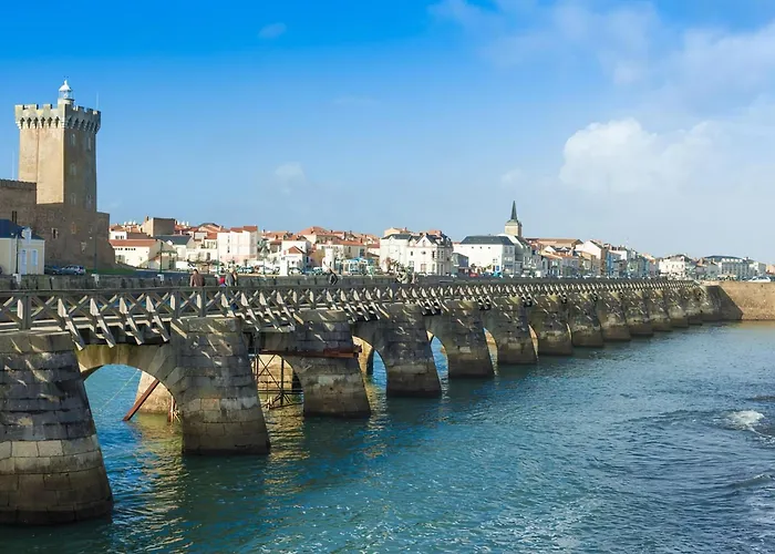 Spacieuse Maison De 190 M2, Jardin, La A 15min A Pied - 6 Personnes Willa