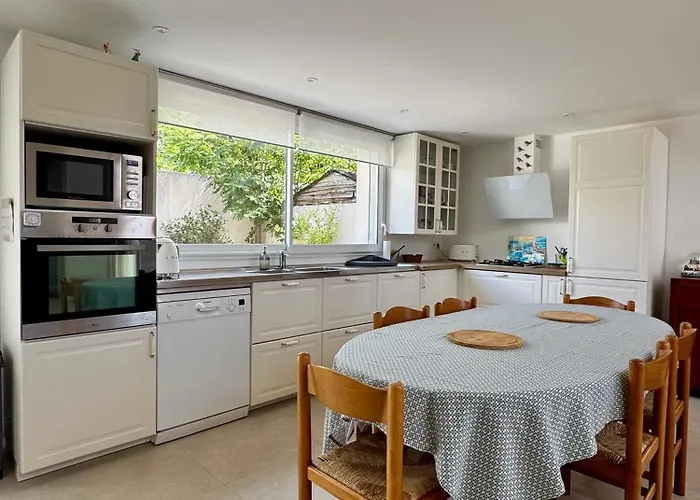 Spacieuse Maison De 190 M2, Jardin, La A 15min A Pied - 6 Personnes *